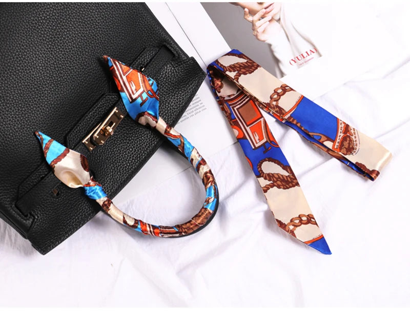 Foulard long et fleuri Flavie